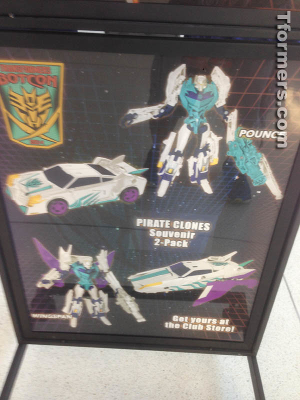 BotCon 2014 Exclusives Previes Alpha Trion More (99c) (92 of 93)